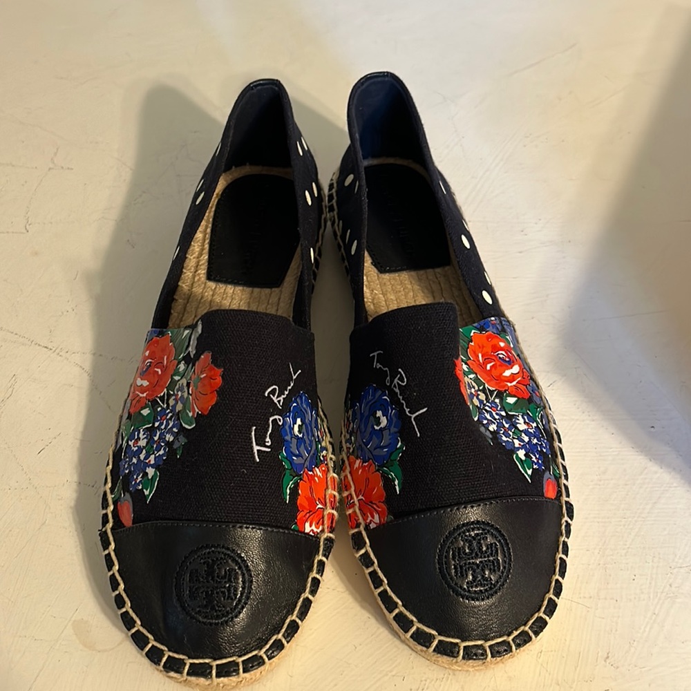 Tory Burch espadrille navy with floral pattern